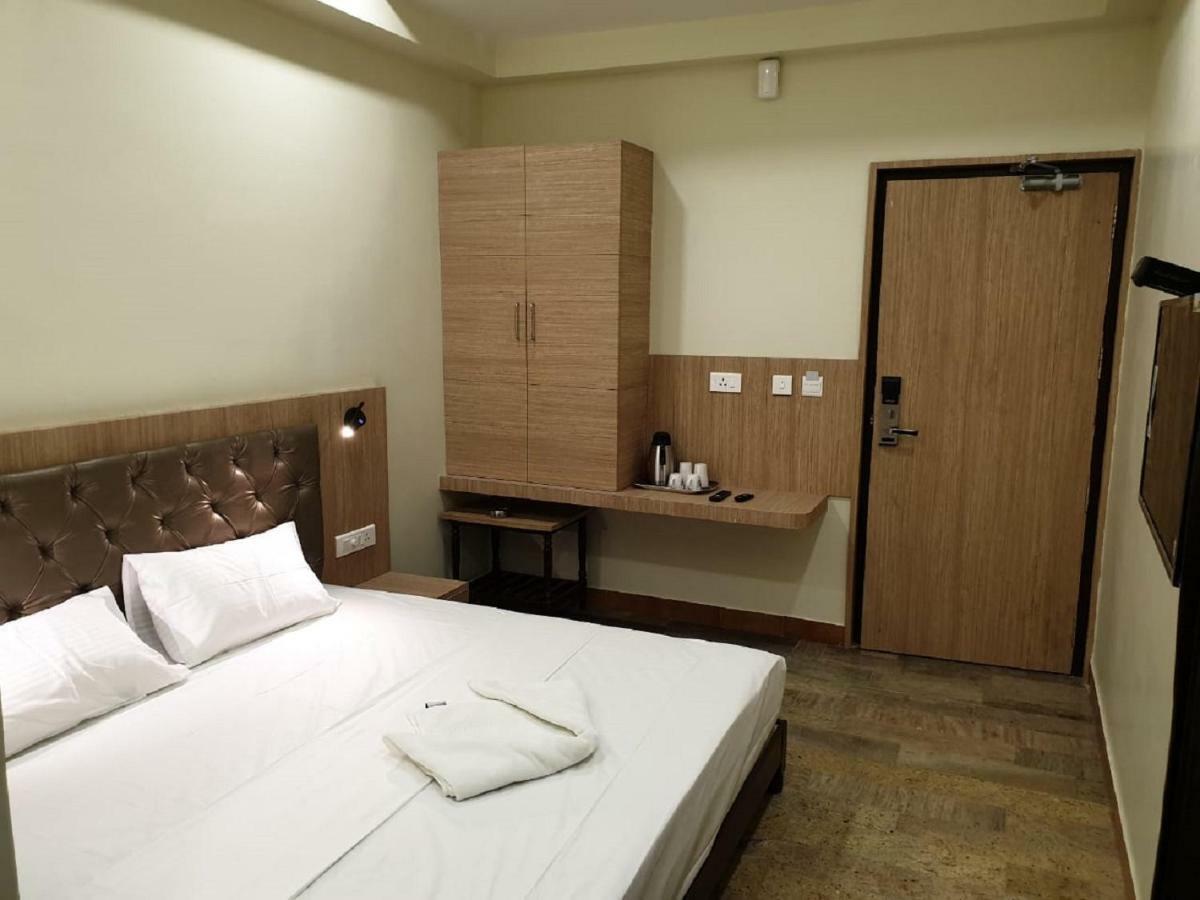 Amutham Residency Hotell Tiruchirappalli Eksteriør bilde